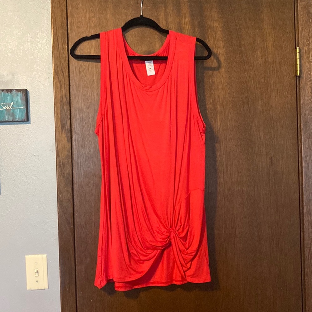 Sleeveless knitted blouse